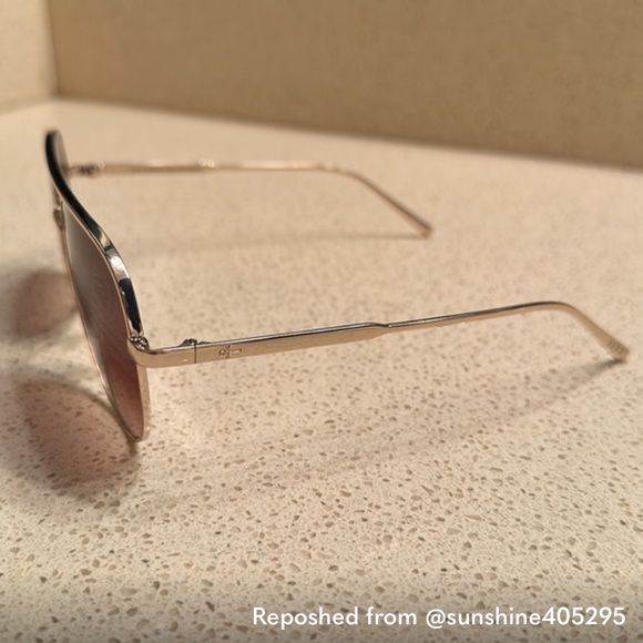 Diff x Oversized Aviator Sunglasses - Picture 3 of 9